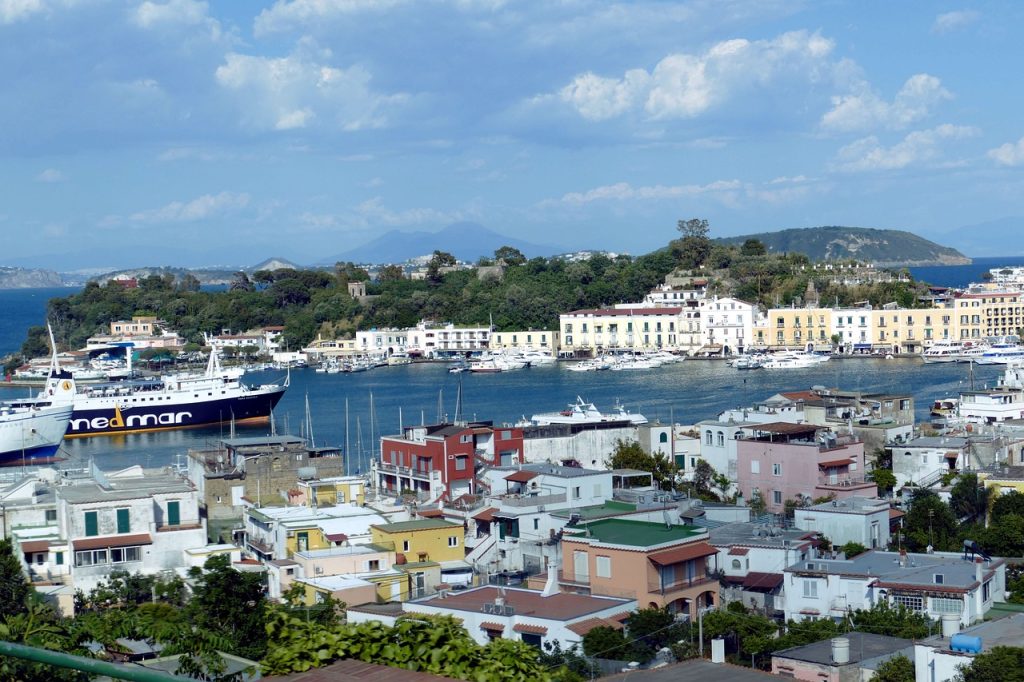 traghetti Pozzuoli Ischia